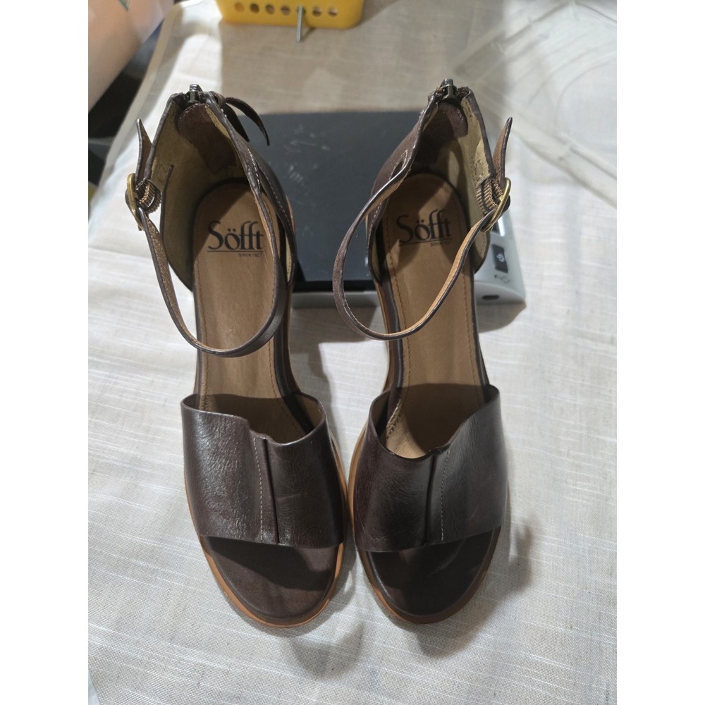 Soft Sandals Block Heel 8M - Picture 2 of 8